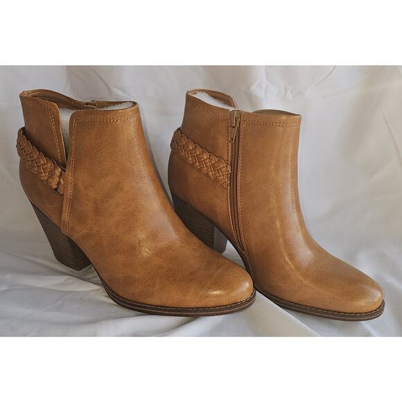 Baretraps Women's Charlotte Heeled Booties - Picture 2 of 6